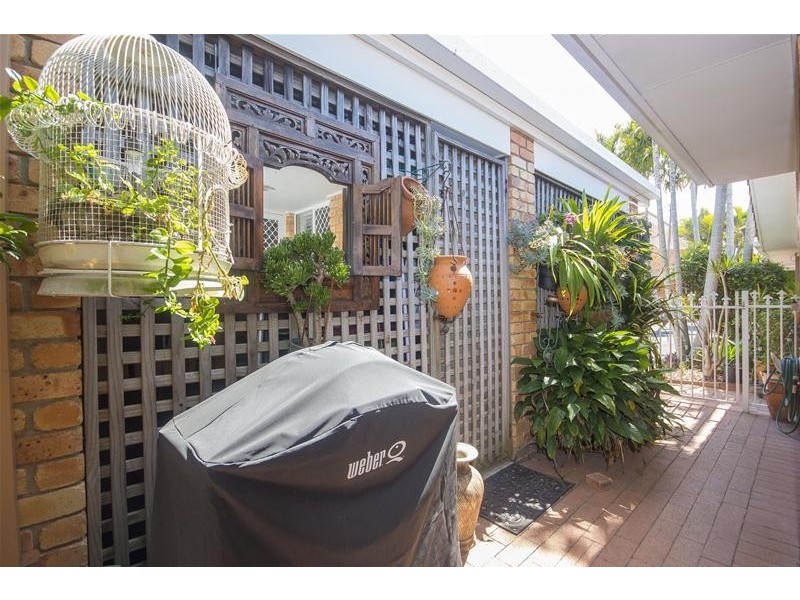 8/173 Barrier Reef Drive, Mermaid Waters QLD 4218