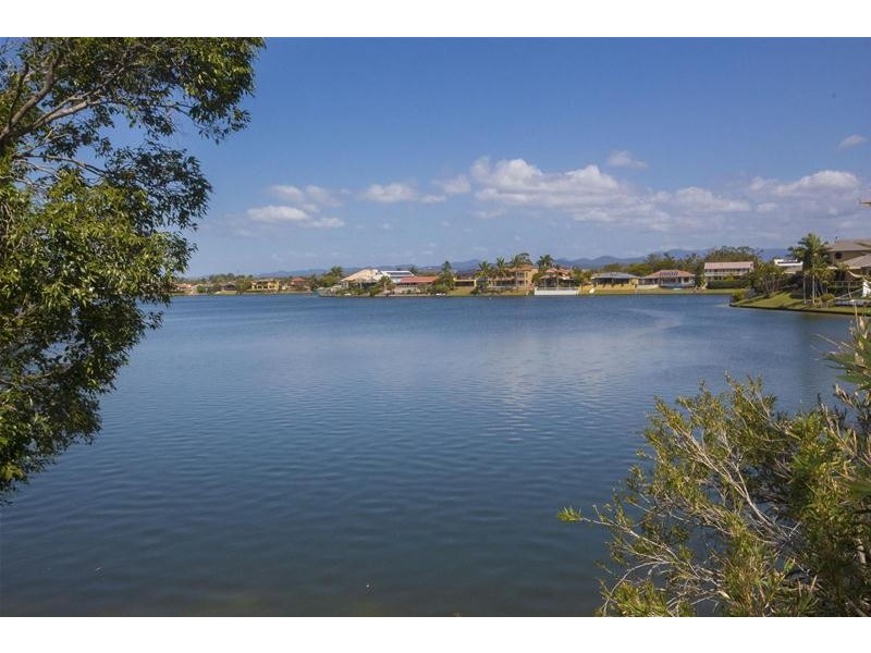 8/173 Barrier Reef Drive, Mermaid Waters QLD 4218