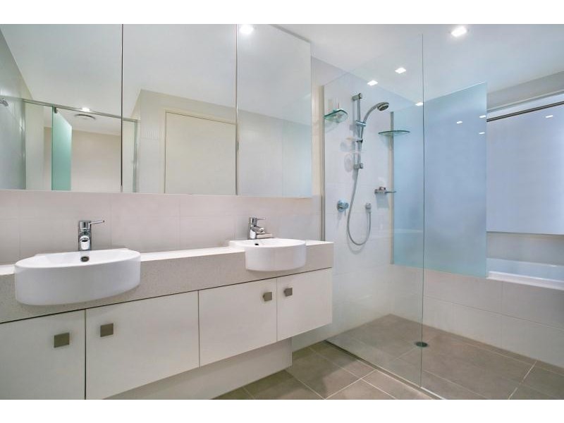 4037/3027 The Boulevard, Carrara QLD 4211