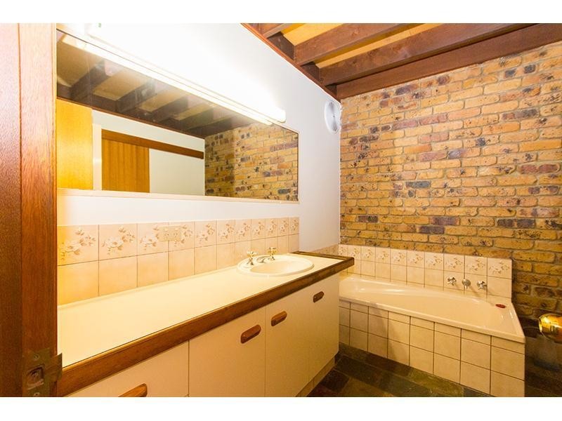 2/30 Warrener Street, Nerang QLD 4211