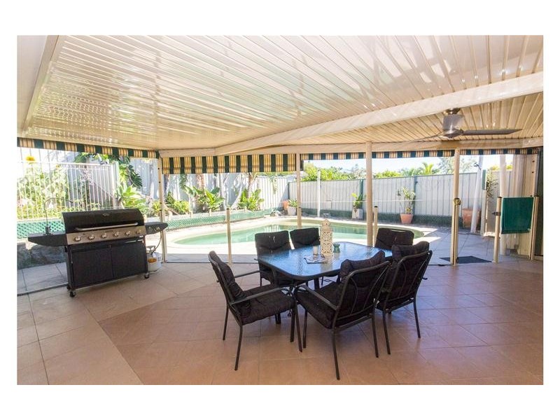 42 Carter Street, Pacific Pines QLD 4211