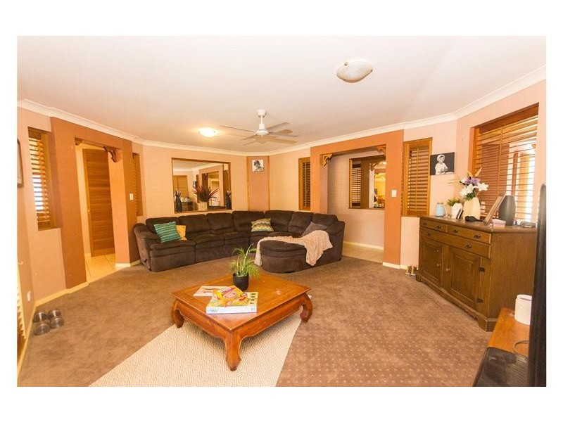 42 Carter Street, Pacific Pines QLD 4211