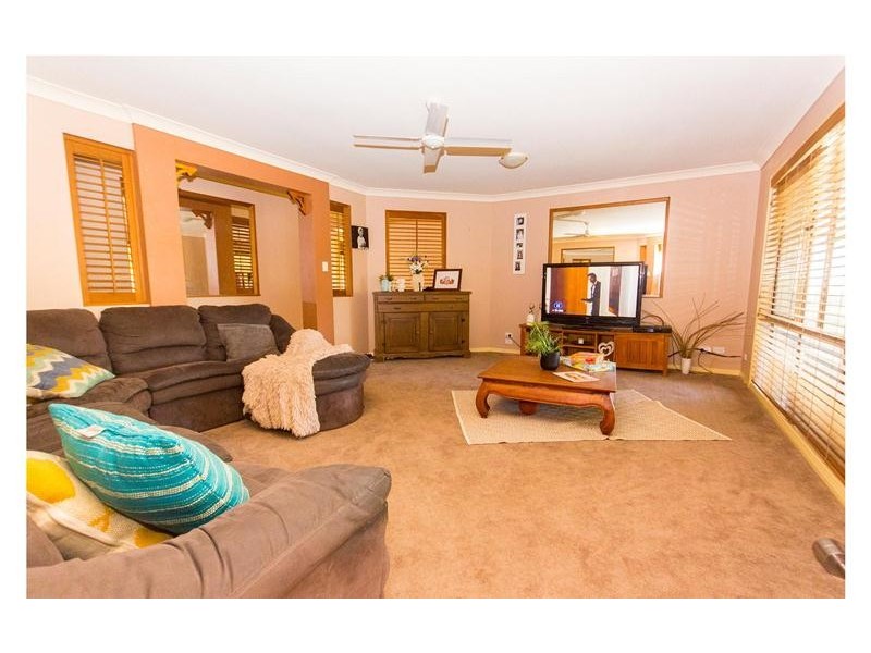 42 Carter Street, Pacific Pines QLD 4211