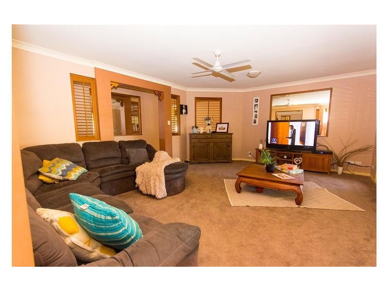 42 Carter Street, Pacific Pines QLD 4211