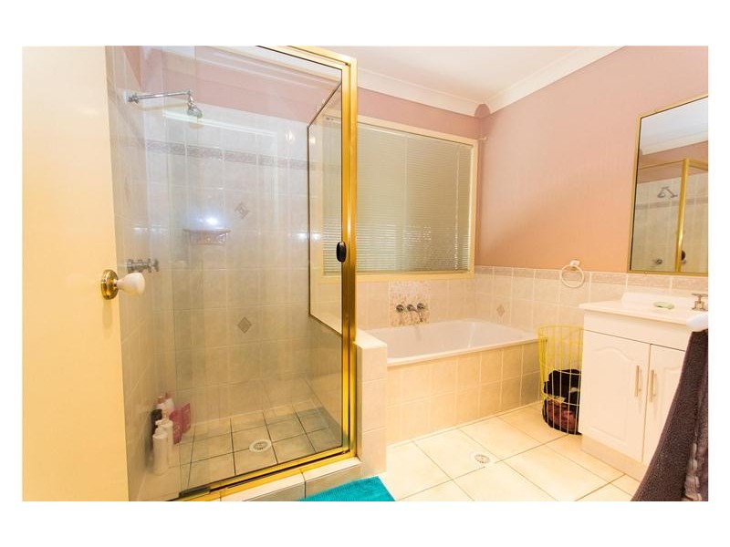 42 Carter Street, Pacific Pines QLD 4211