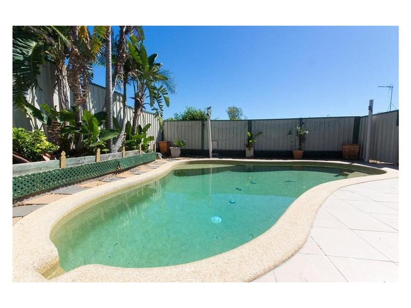 42 Carter Street, Pacific Pines QLD 4211