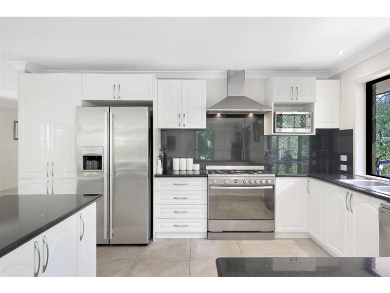 4 Alice Bowden Court, Worongary QLD 4213