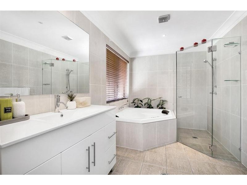 4 Alice Bowden Court, Worongary QLD 4213