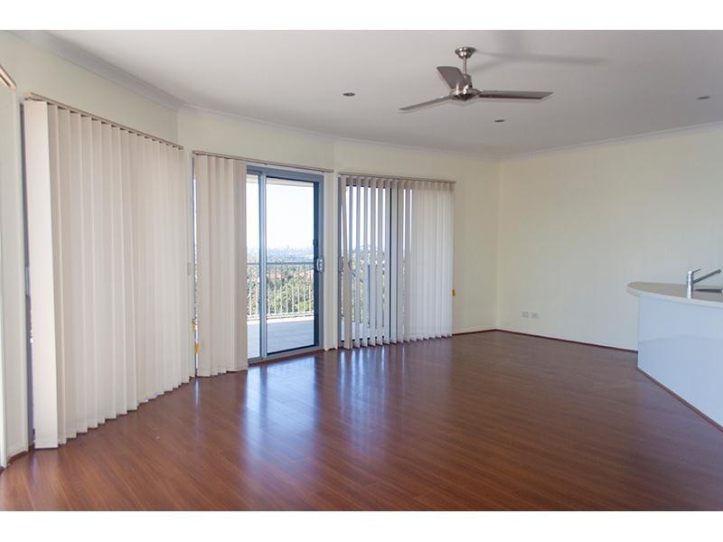 45 Tara Vista Boulevard, Highland Park QLD 4211