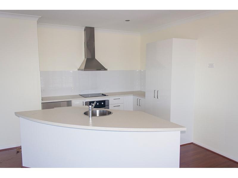 45 Tara Vista Boulevard, Highland Park QLD 4211