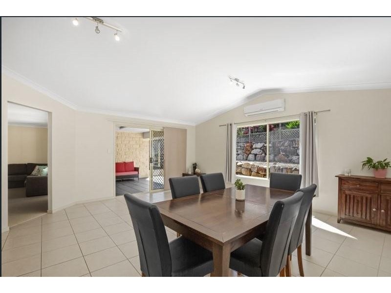 64 Hawkesbury Avenue, Pacific Pines QLD 4211