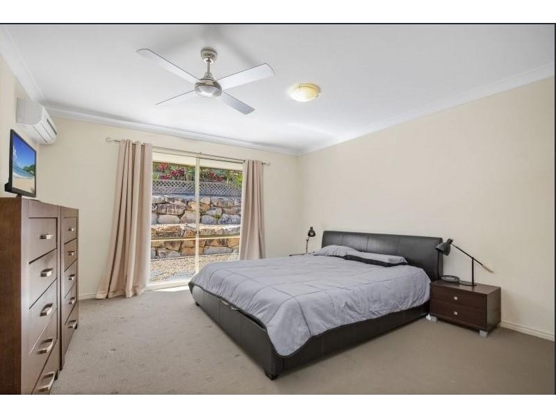 64 Hawkesbury Avenue, Pacific Pines QLD 4211