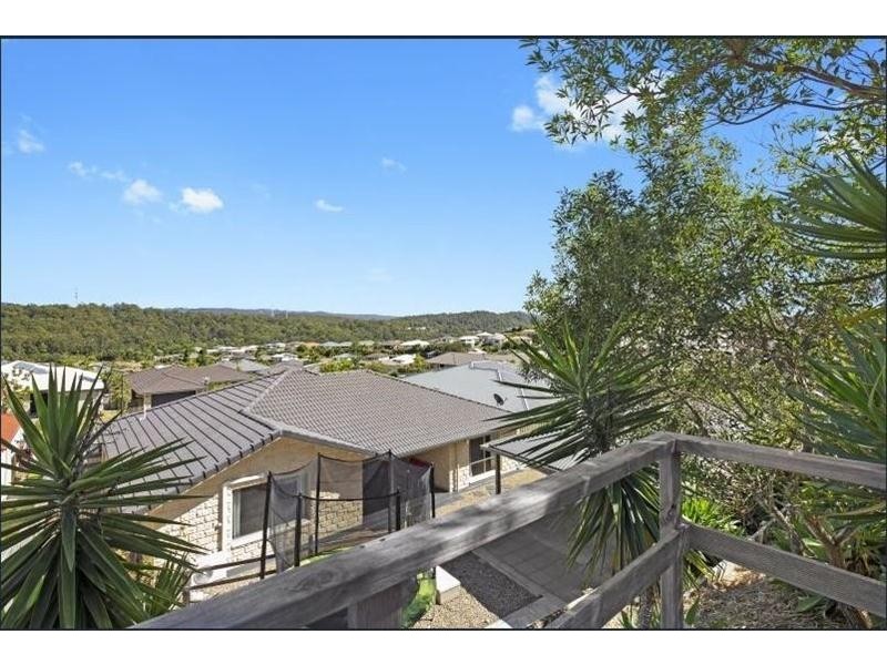 64 Hawkesbury Avenue, Pacific Pines QLD 4211