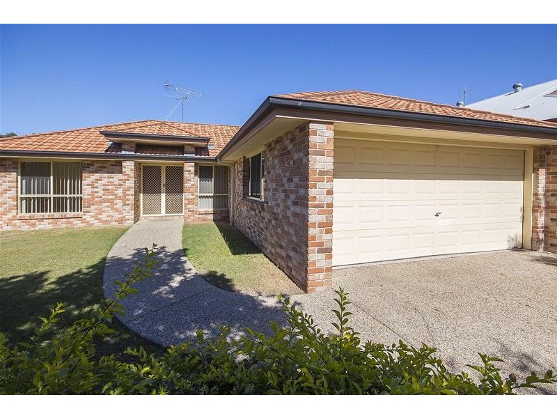 4 Palau Street, Pacific Pines QLD 4211