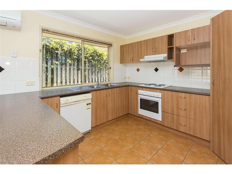 4 Palau Street, Pacific Pines QLD 4211