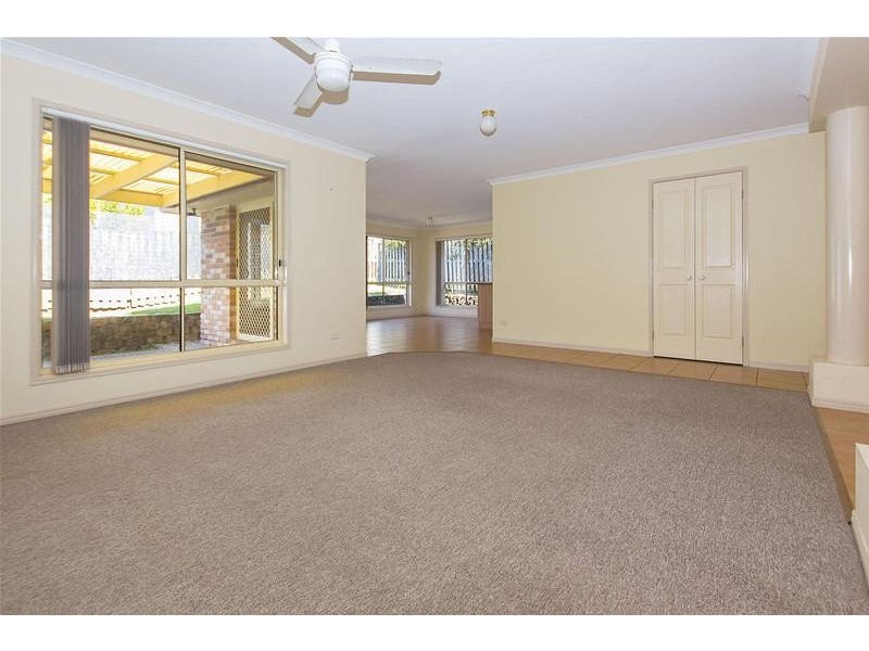 4 Palau Street, Pacific Pines QLD 4211