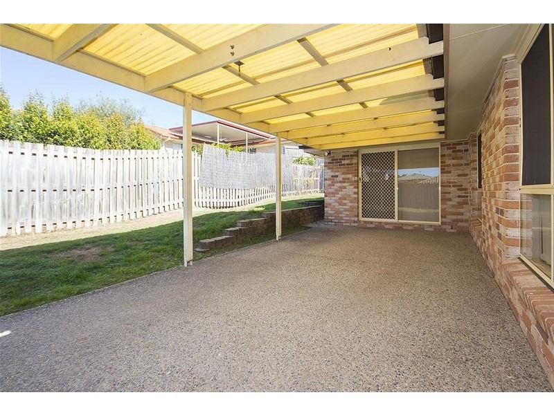 4 Palau Street, Pacific Pines QLD 4211