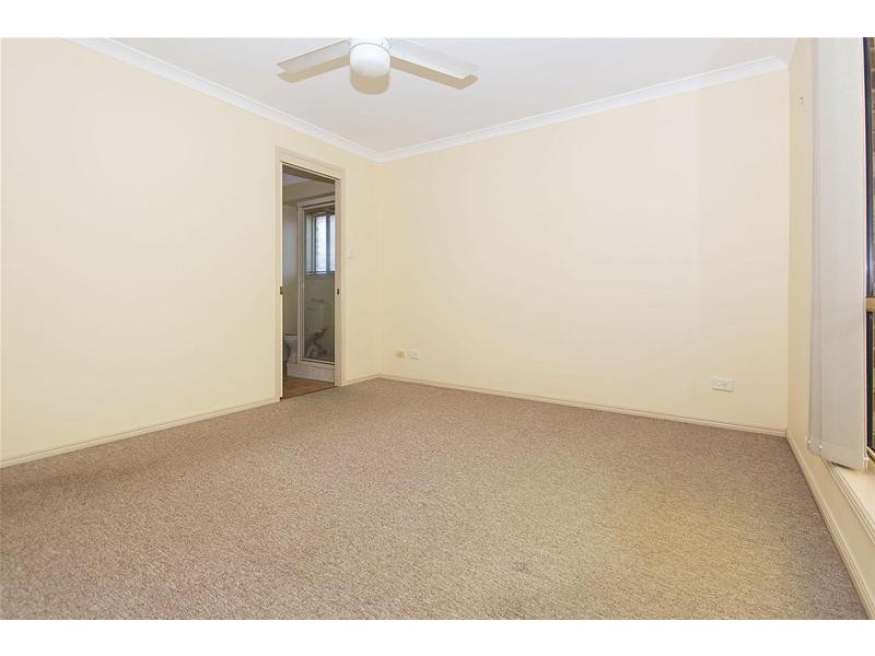 4 Palau Street, Pacific Pines QLD 4211