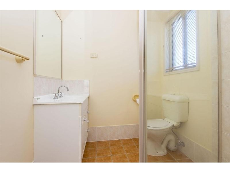 4 Palau Street, Pacific Pines QLD 4211