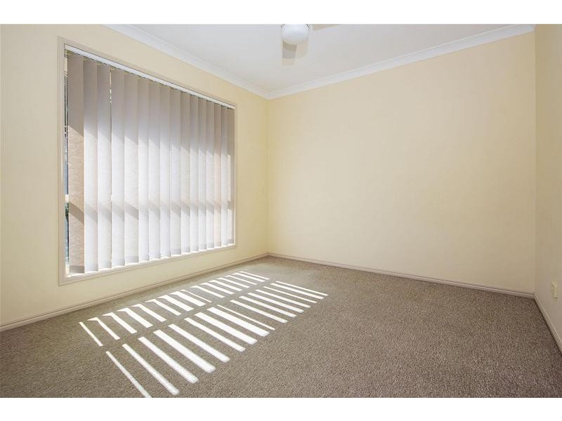 4 Palau Street, Pacific Pines QLD 4211