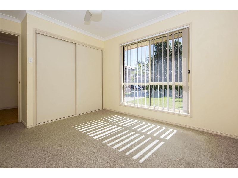 4 Palau Street, Pacific Pines QLD 4211