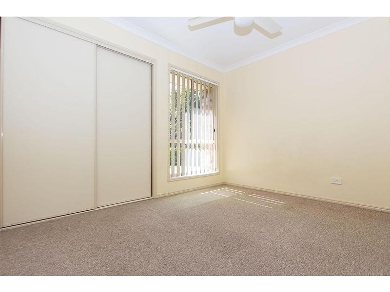 4 Palau Street, Pacific Pines QLD 4211