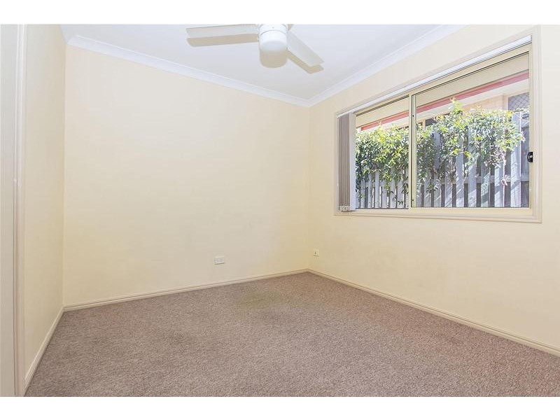 4 Palau Street, Pacific Pines QLD 4211