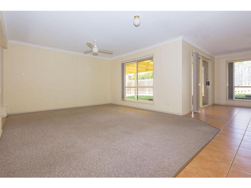 4 Palau Street, Pacific Pines QLD 4211