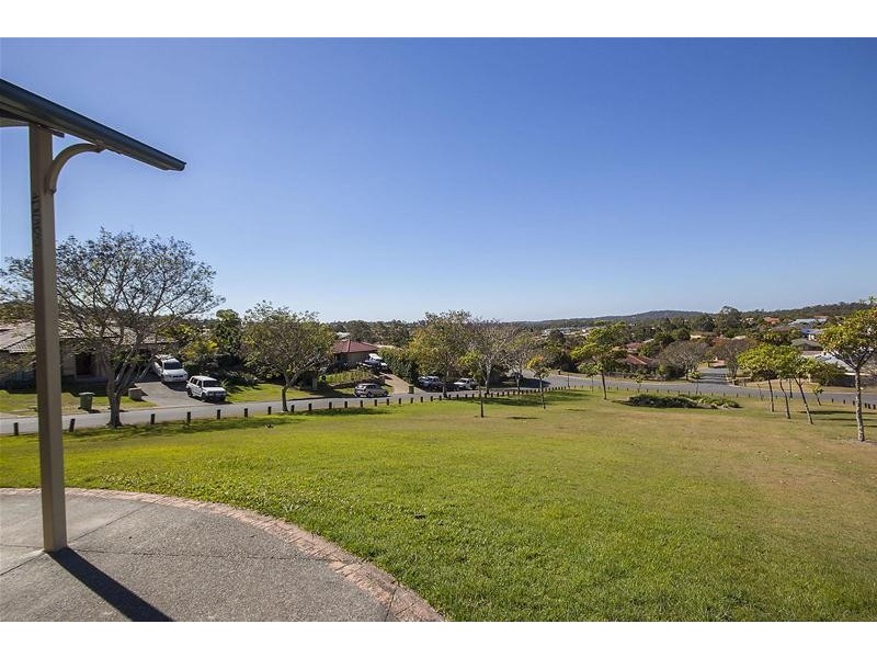 4 Palau Street, Pacific Pines QLD 4211