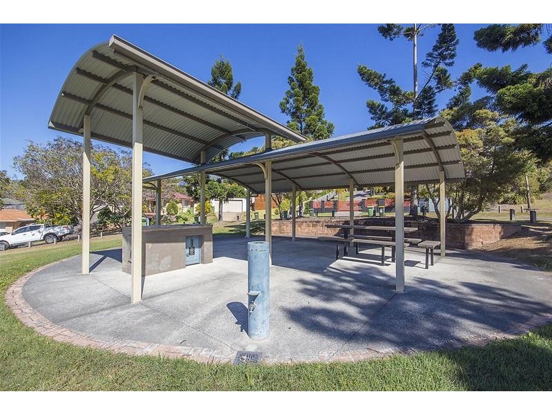 4 Palau Street, Pacific Pines QLD 4211