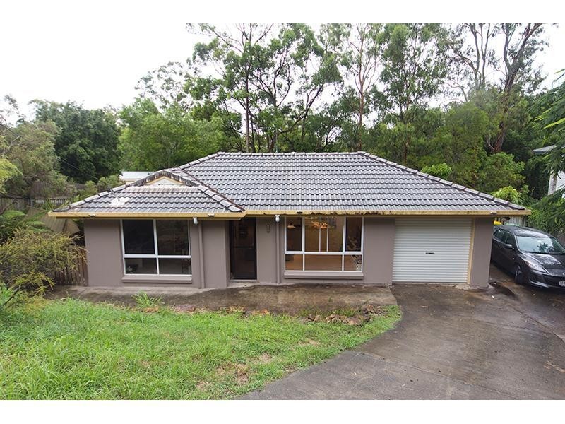 31a Ben Lomond Drive, Highland Park QLD 4211