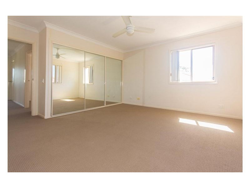 2/99 Beattie Road, Coomera QLD 4209