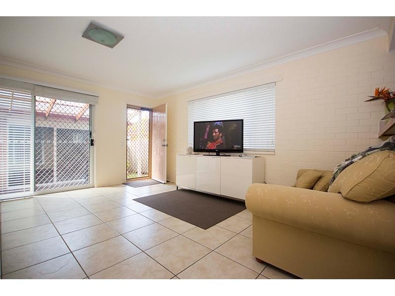 3/4 Snowgum Court, Burleigh Waters QLD 4220