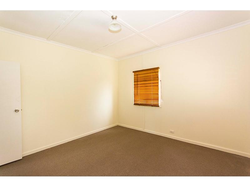 120 Eugaree Street, Southport QLD 4215