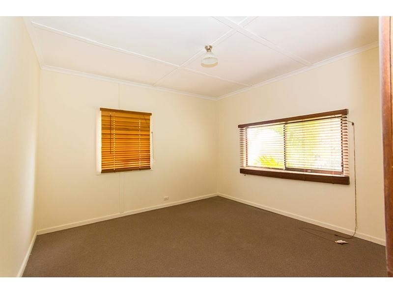 120 Eugaree Street, Southport QLD 4215