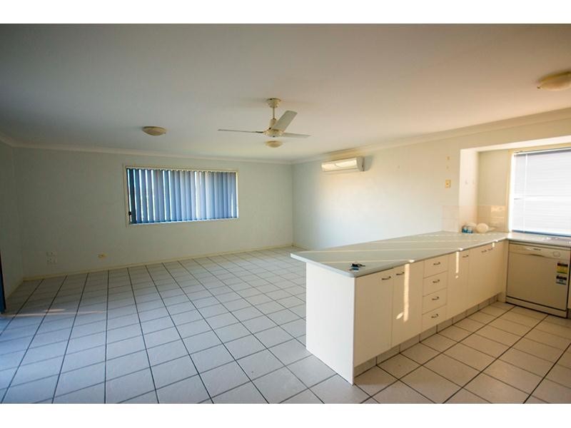 7 Henderson Rise, Pacific Pines QLD 4211