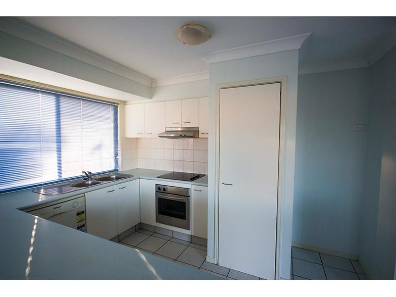 7 Henderson Rise, Pacific Pines QLD 4211