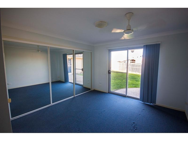 7 Henderson Rise, Pacific Pines QLD 4211