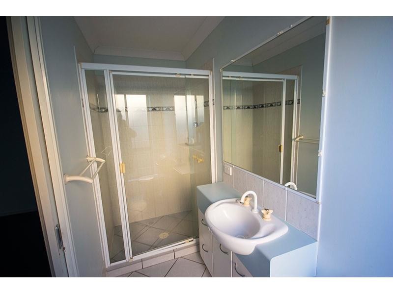 7 Henderson Rise, Pacific Pines QLD 4211