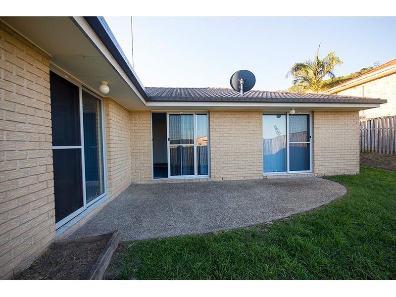 7 Henderson Rise, Pacific Pines QLD 4211