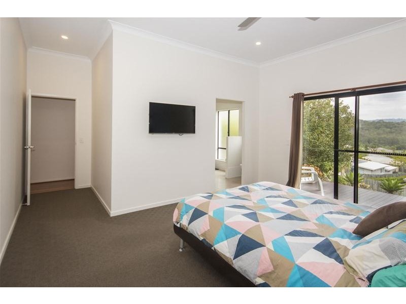 17 Wunburra Circle, Pacific Pines QLD 4211