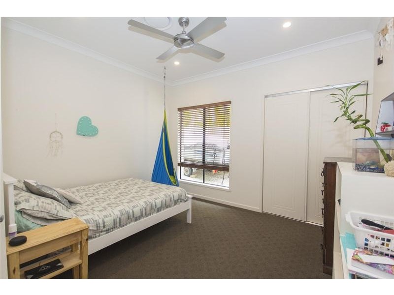 17 Wunburra Circle, Pacific Pines QLD 4211