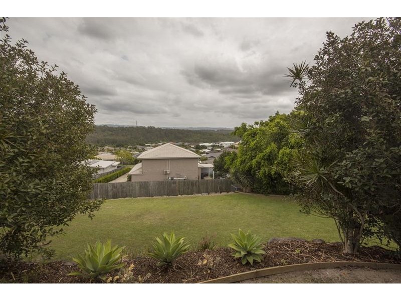 17 Wunburra Circle, Pacific Pines QLD 4211