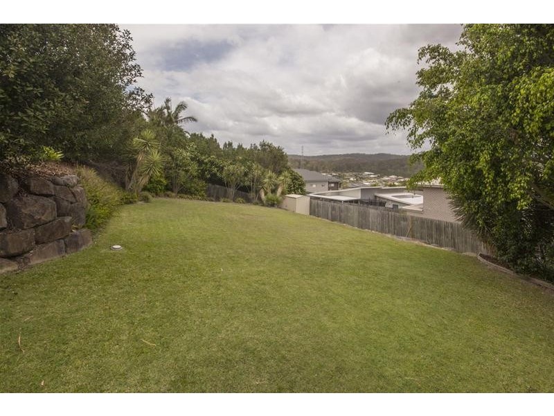 17 Wunburra Circle, Pacific Pines QLD 4211