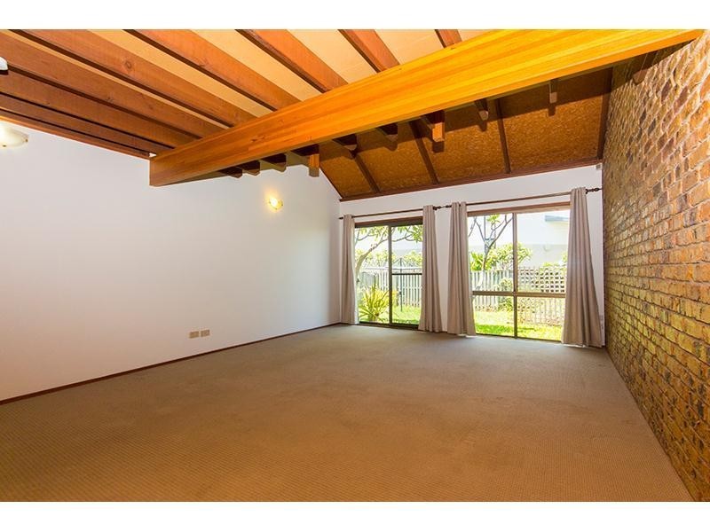 2/30 Warrener Street, Nerang QLD 4211