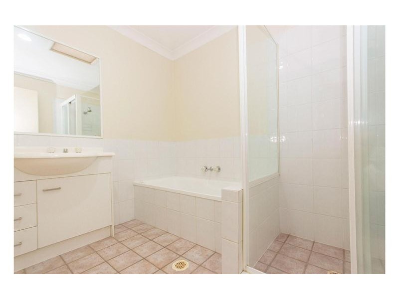 2/266 Napper Road, Parkwood QLD 4214