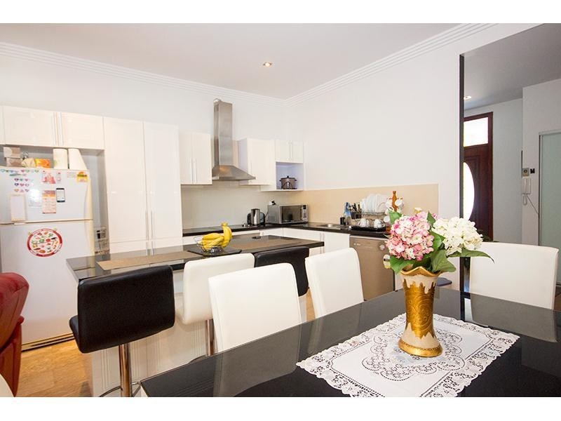 316 Bayview Street, Hollywell QLD 4216