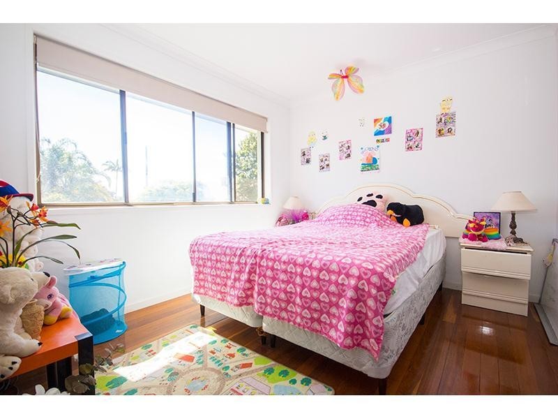 316 Bayview Street, Hollywell QLD 4216