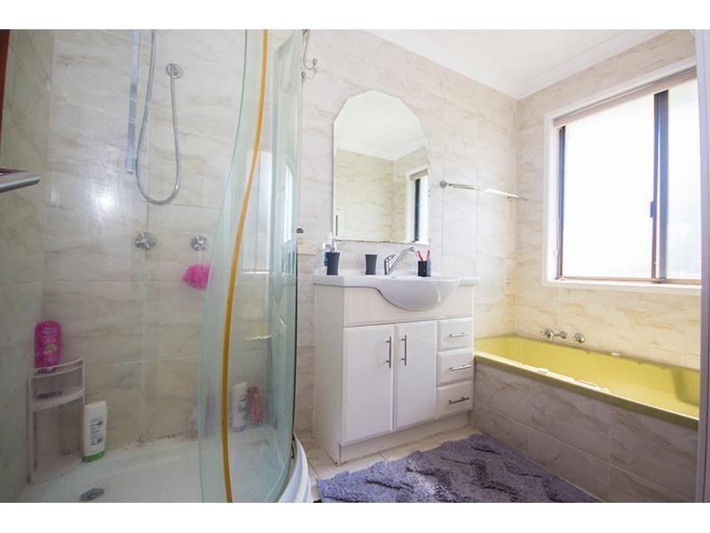 316 Bayview Street, Hollywell QLD 4216