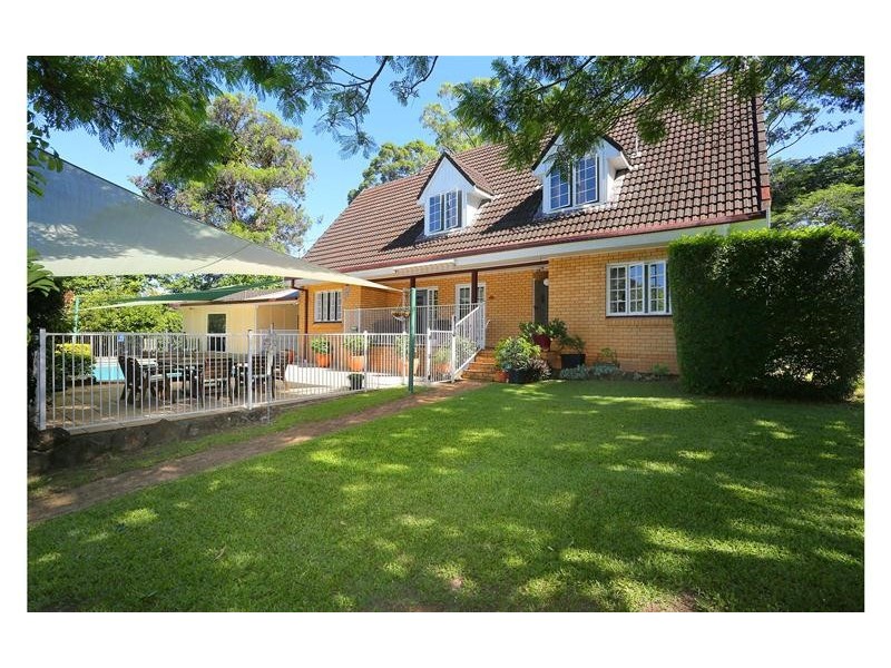 1 Willawong Crescent, Nerang QLD 4211